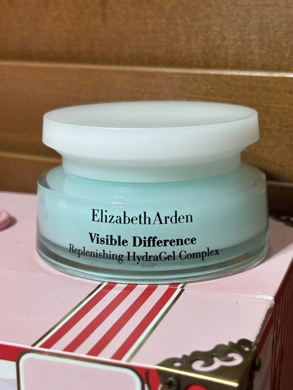 Elizabeth Arden Visible Difference Replenishing HydraGel Complex